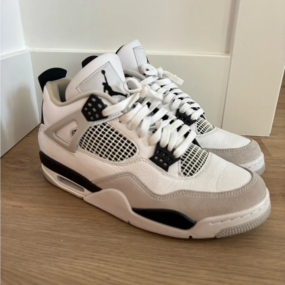 Nike Air Jordan 4 Military Black Size 9.5 - Picture 3 of 10